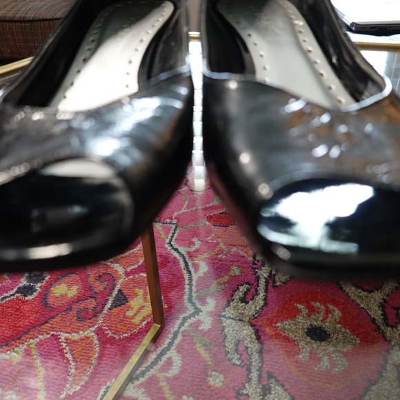 (NWOB) BCBG Black Patent Leather Peep Toe Wedge Heels SIZE 8.5B - Picture 11 of 16